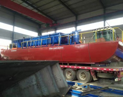 運砂船裝車發(fā)貨中